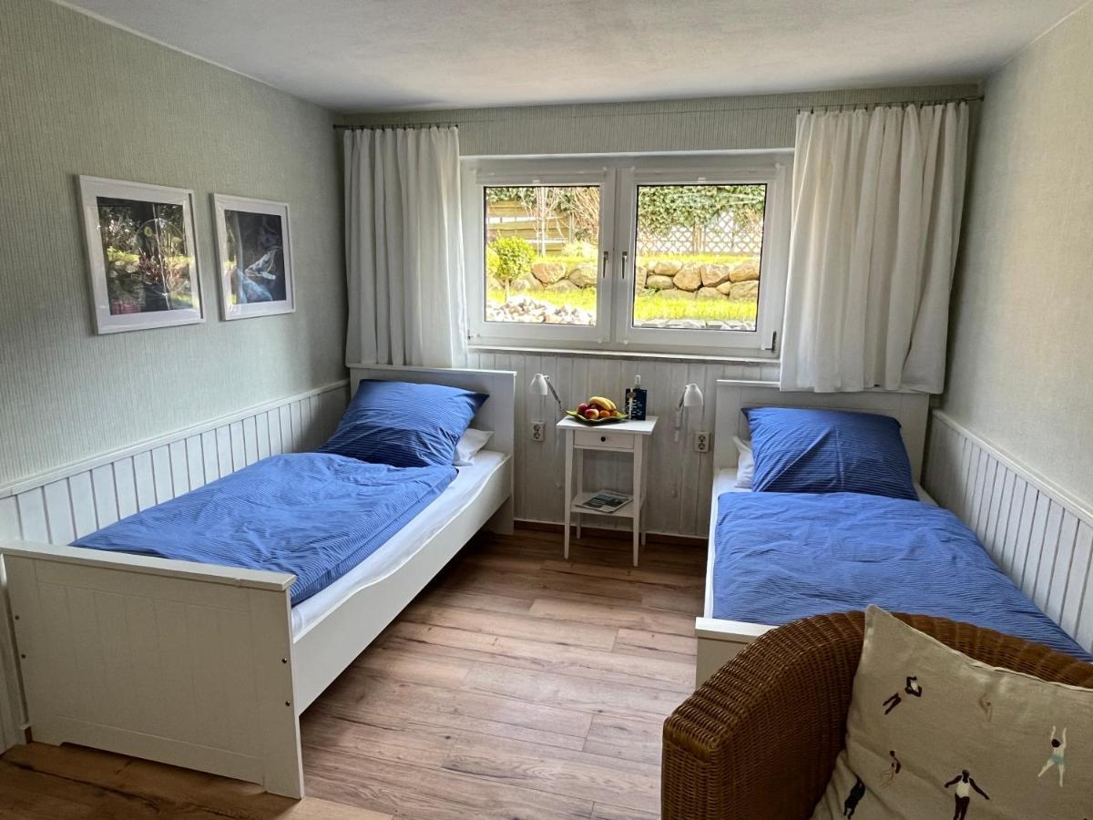 Sonnige Souterrain-ferienwohnung Apartment